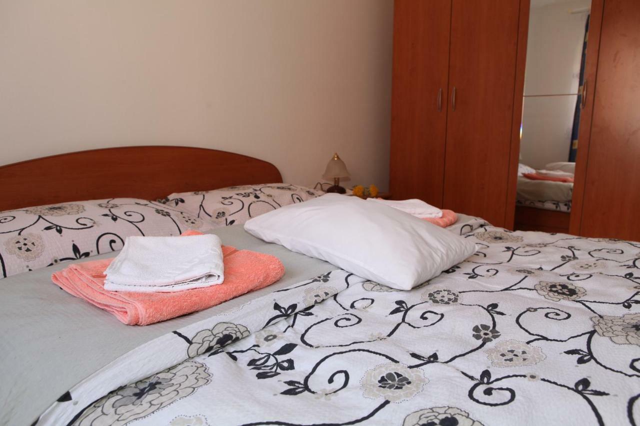 Apartman Matej Apartment Otocac Bagian luar foto